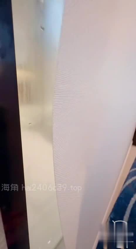 #口交 #偷拍自拍 #素人 #第一视角 #业余真实原创视频70妹妹闺蜜这次被玩坏了制服诱惑新鲜又刺激高潮迭起只听她呻吟声越来越大我的动作也越来越快简直成了机械式的抽插最后我也不顾及她的感受了要说感受女人只有享受的份儿了我屁股一顶一股脑全部射进她的阴道里为了给大家清清楚楚看见我的精液从她阴道流出我都不顾自己的掰开她的双腿录着纯白的液体从粉嫩的逼道里一点点满溢出来