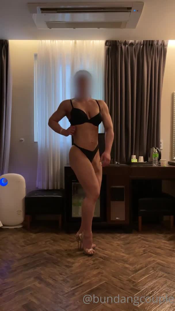 柔中带刚大阴蒂，撸铁健身女神【bundangcouple】福利合集6，裸体健身啪啪自慰#bundangcouple  #自慰  #裸体健身  #健身女神  #大阴蒂