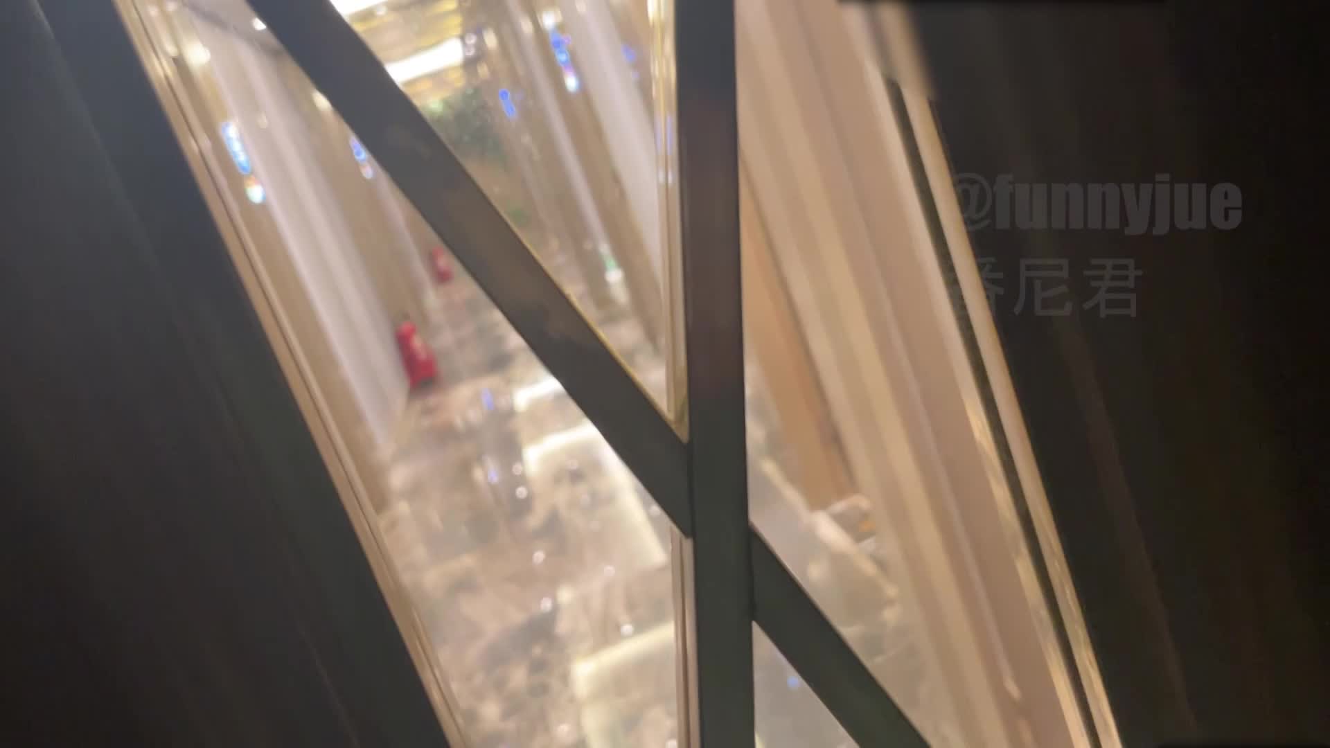 推特究极绿帽！极品淫乱骚妻【番尼君】付费福利合集1，约单男，换妻，当着老公的面4P5P群P#绿帽   #推特   #骚妻  #番尼君  #换妻