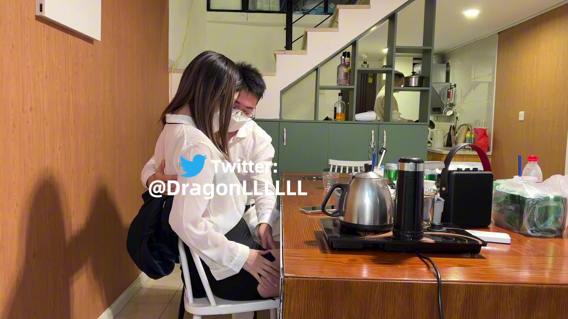 推特万人骑反差婊，福建高颜长腿女神【DragonLLLL】完整合集1，调教3P换妻好淫乱#推特  #反差婊  #福建  #DragonLLLL  #调教 #换妻