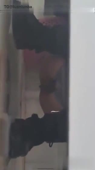 #偷窥 #偷拍自拍 #素人 #业余真实 #厕所某医院医护女性被拍了个遍