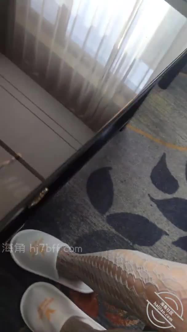 海角乱伦大神【善良的小嫂子】原版福利合集3，各种究极调教，找人3P亲嫂子#海角乱伦  #善良的小嫂子  #调教  #3P #嫂子