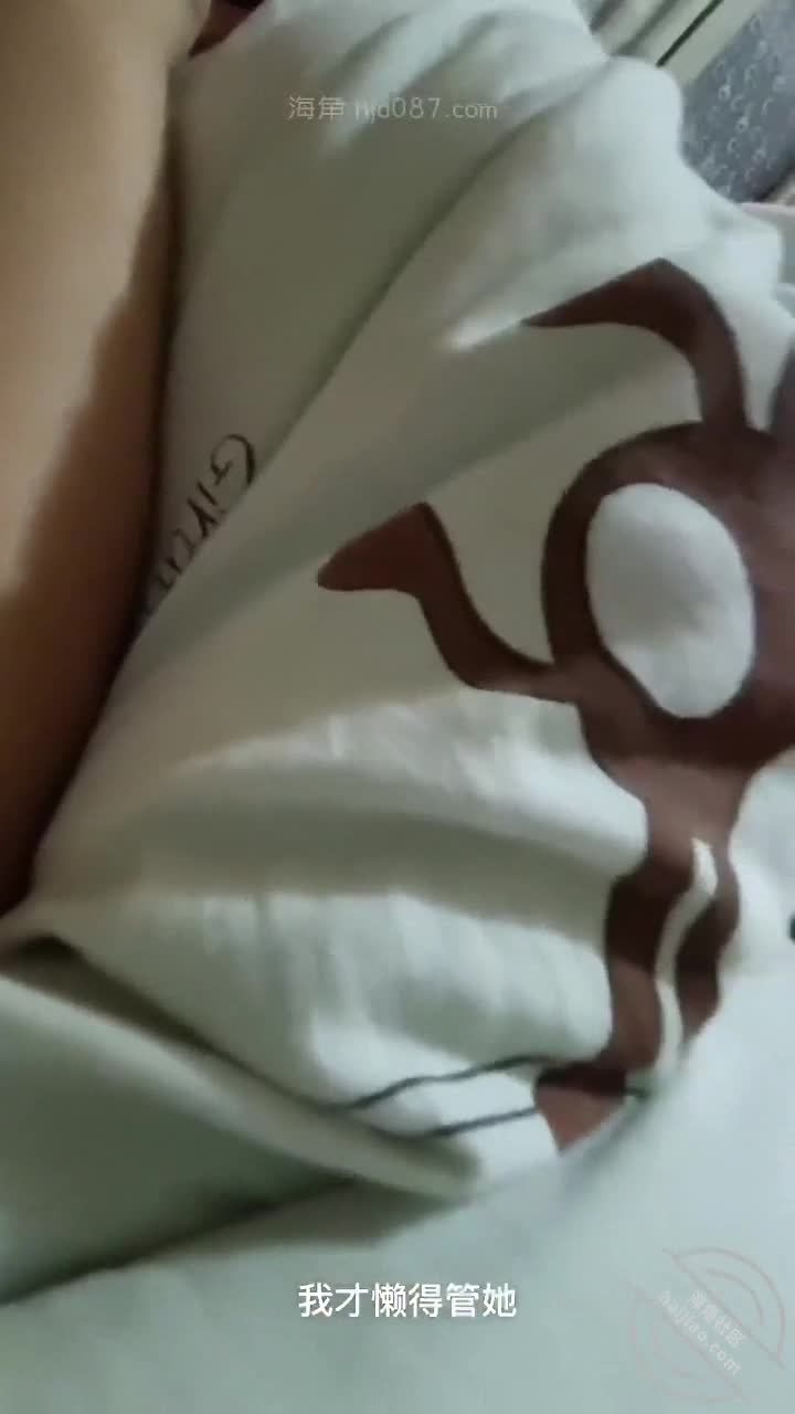 《母子乱伦》这次终于让妈妈穿上黑丝操她的大肥B了#母子乱伦  #黑丝