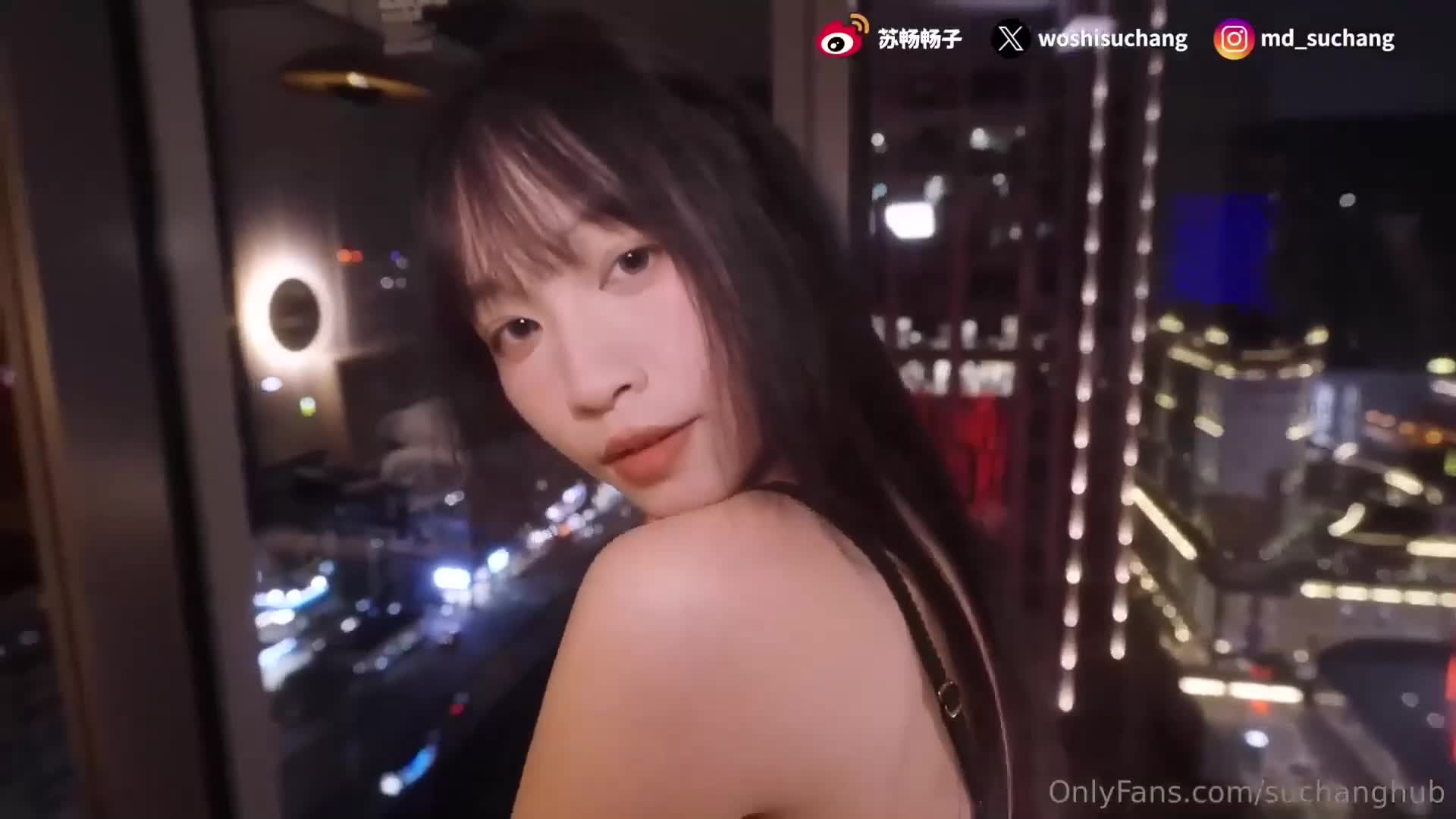 #女上位 #偷拍自拍 #反差婊 #业余真实 #叫床台湾网红巨乳肥臀反差女神苏畅贴着饭店落地窗性爱享受被对面大楼的人看真的好刺激