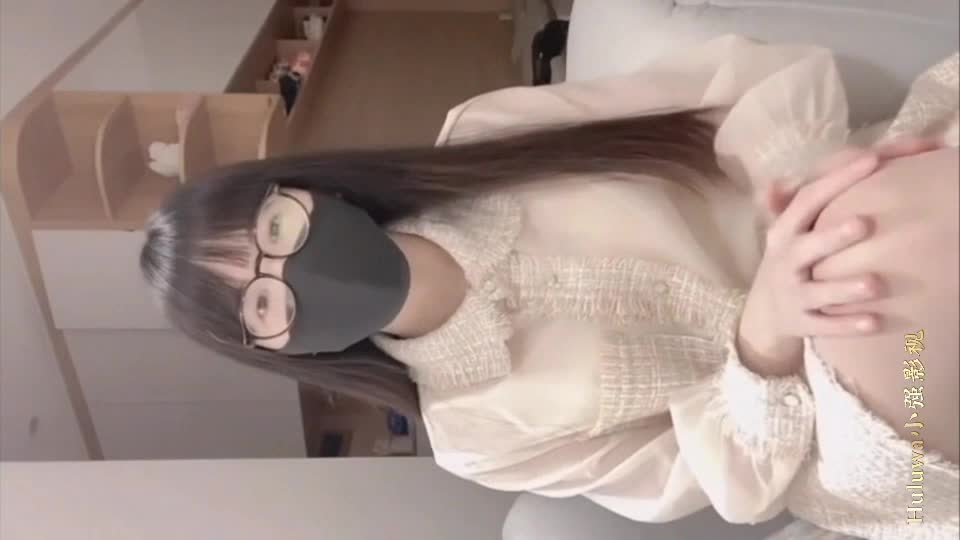 #自慰 #女性高潮 #偷拍自拍 #素人 #无毛粉嫩白国产系列漂亮的反差婊骚气自慰