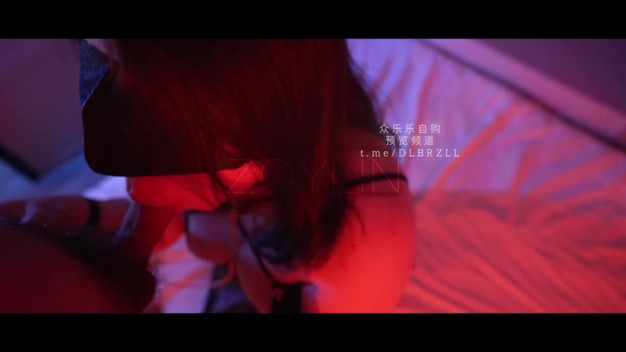 新晋网黄摄影师「麦辣鸡腿堡」「LoveAtr77」「ZoylinWong」《午夜迷情》深夜调教BBW红色灯光下两人都酣畅淋漓