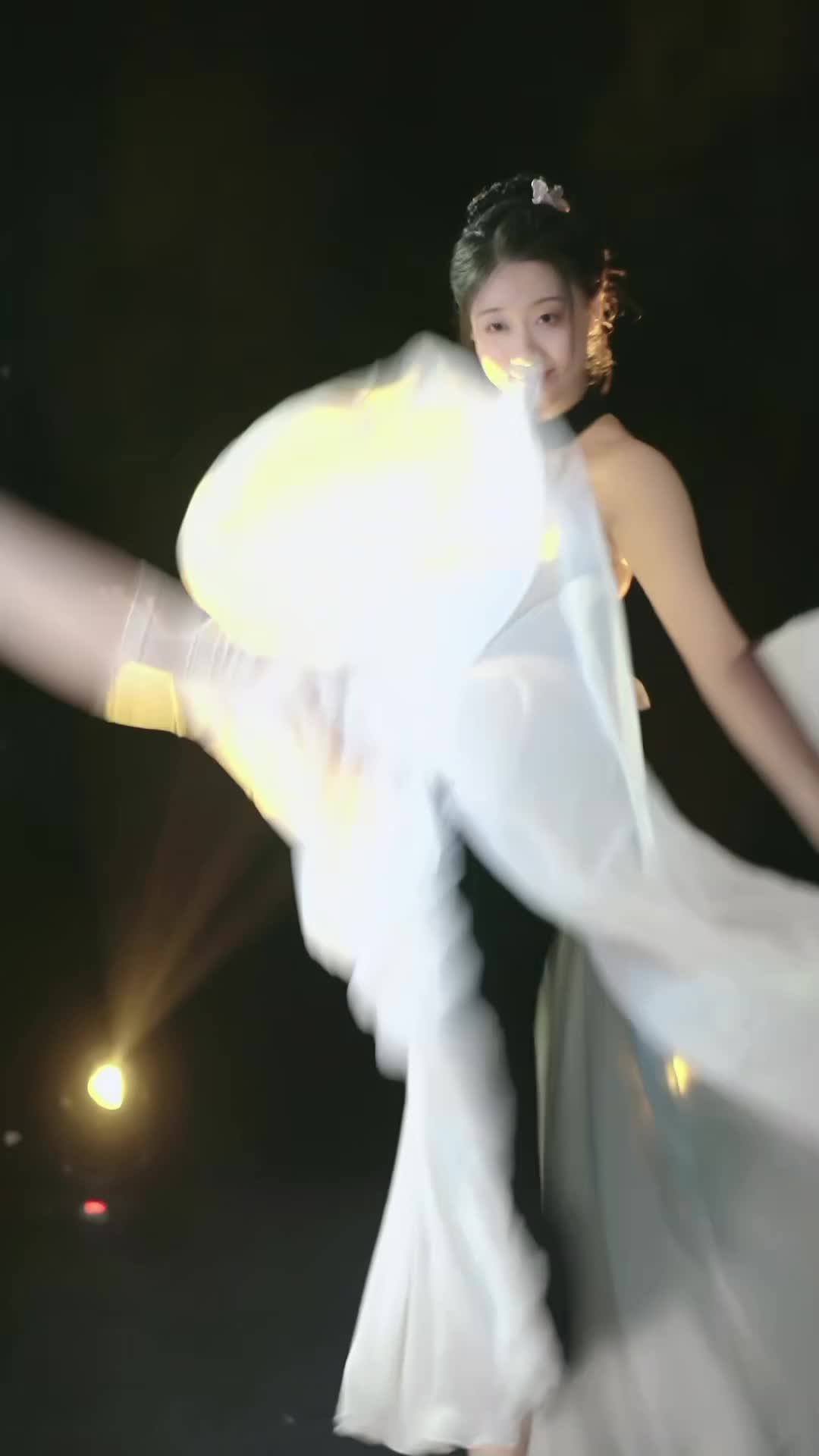 #苒苒 #抖音 #舞蹈 #中国舞 @ikan_live 2024-06-18