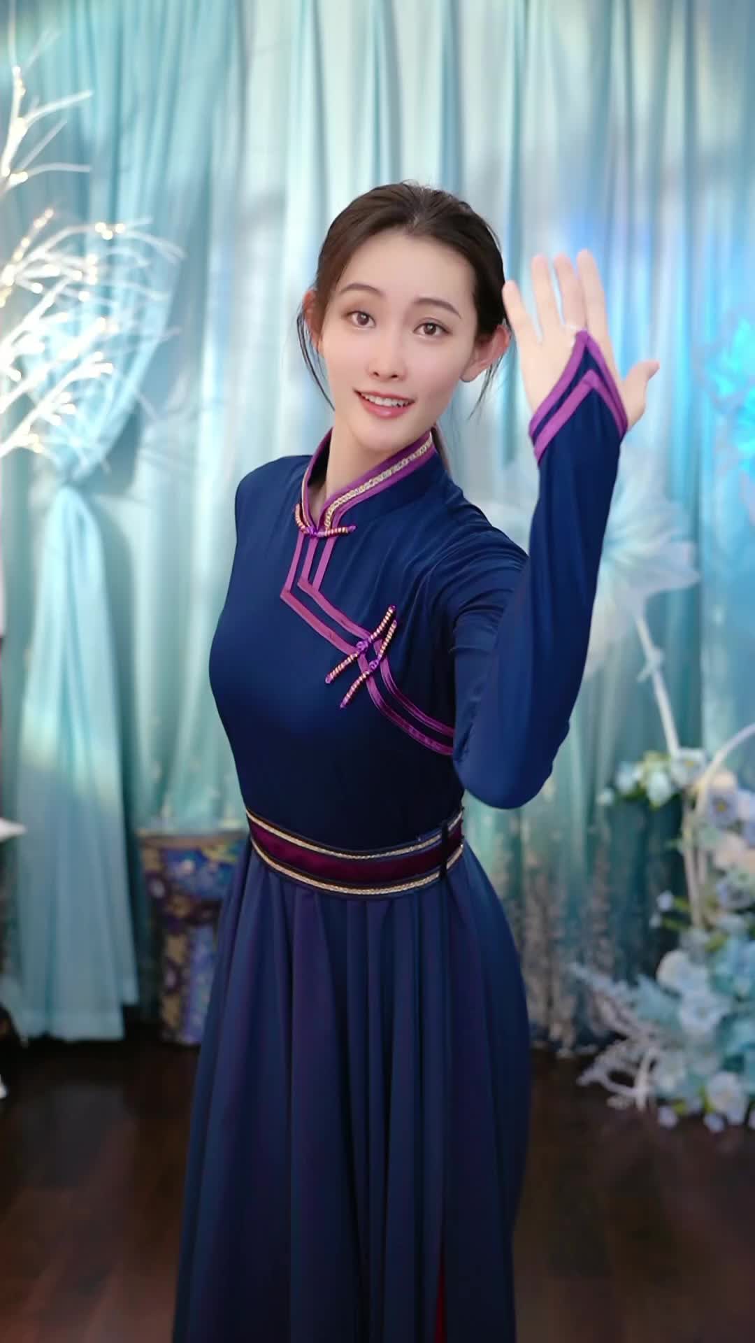 #春雨Rain #抖音 #舞蹈 #民族舞 @ikan_live 2024-06-12喜欢请点赞支持下 ️助力频道