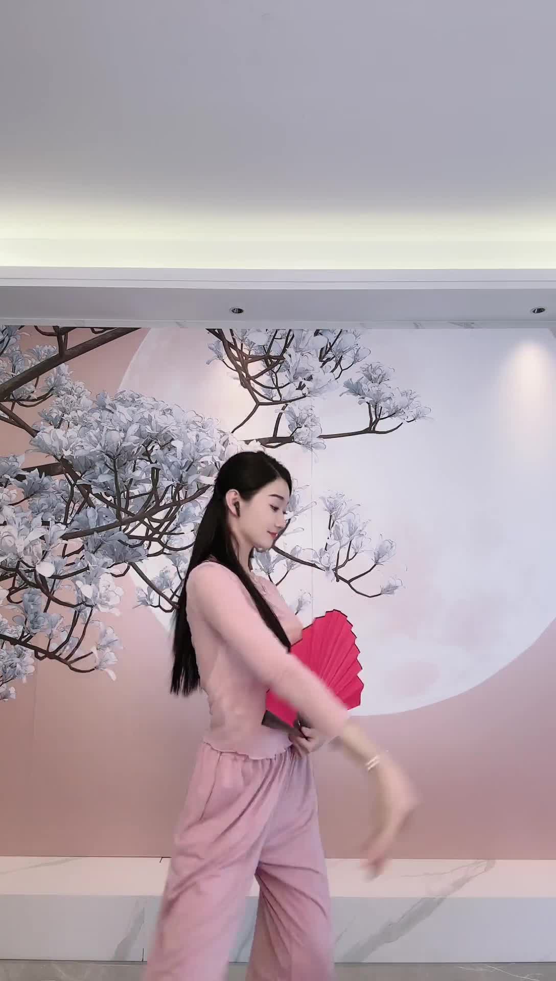 #中国舞_莹莹 #抖音 #舞蹈 #中国舞 @ikan_live 2024-06-10