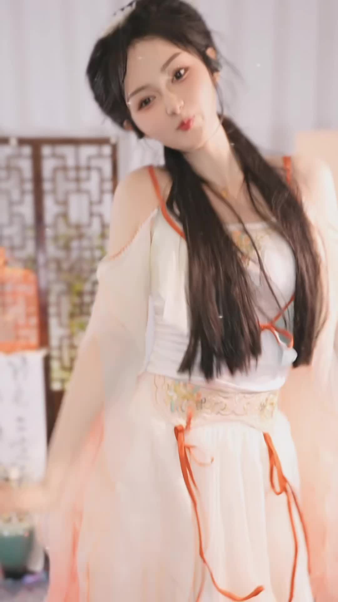 #肉呼呼 #抖音 #舞蹈 #中国舞 @ikan_live 2024-06-19