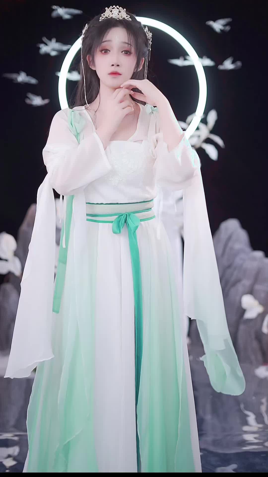 #就是这个羊 #抖音 #舞蹈 #中国舞 @ikan_live 2024-06-25
