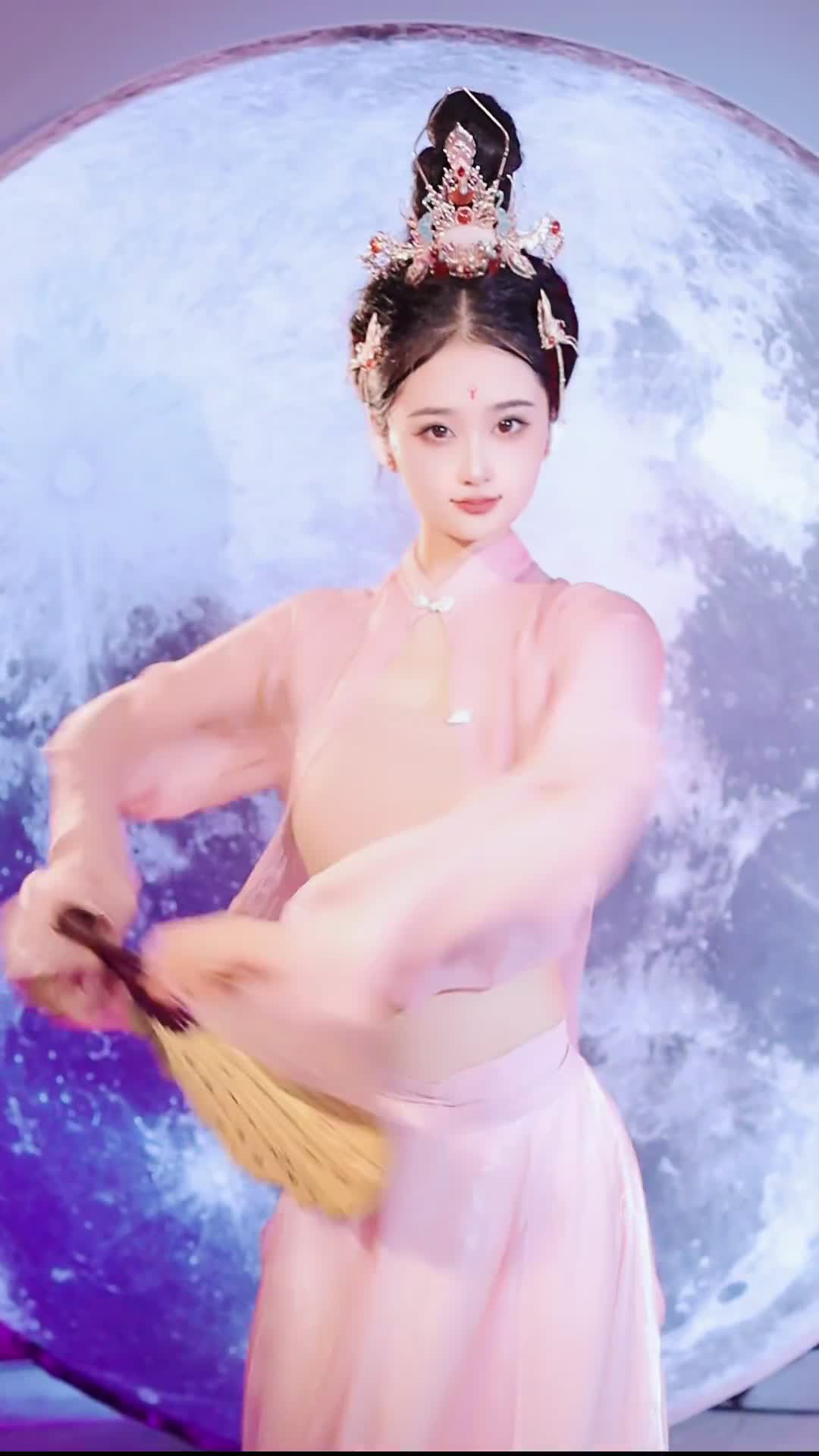 #大梦 #抖音 #舞蹈 #中国舞 @ikan_live 2024-06-12喜欢请点赞支持下 ️助力频道