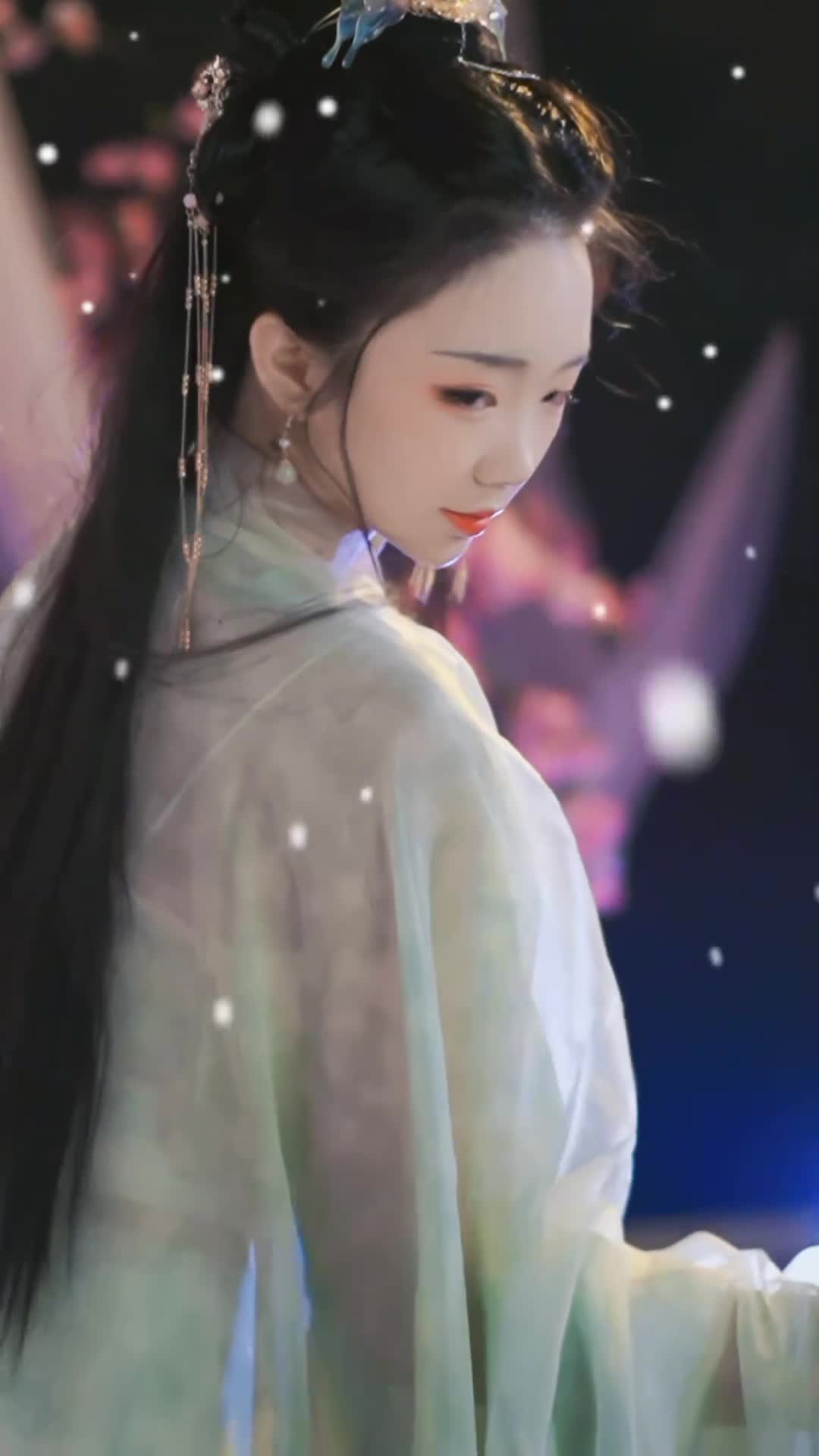 #馨馨baby #抖音 #舞蹈 #中国舞 @ikan_live 2024-06-21