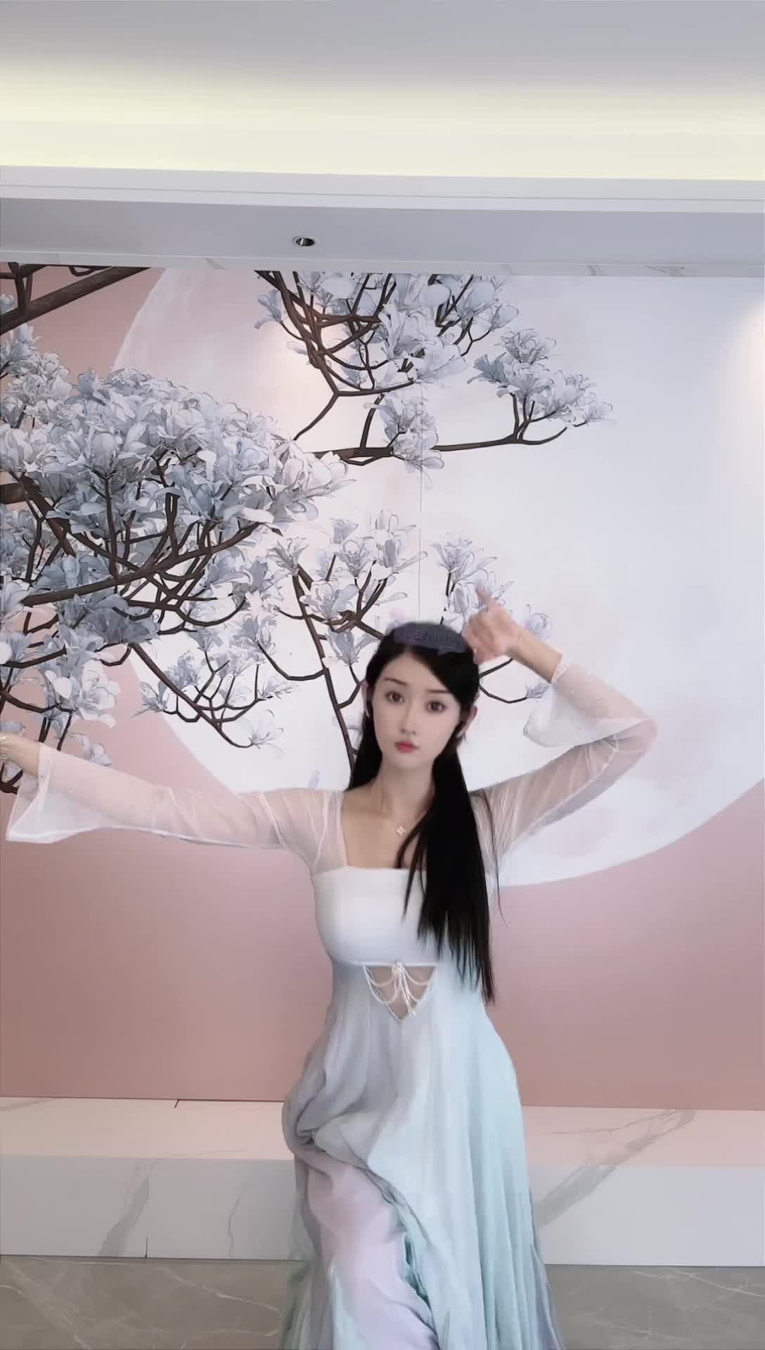 #中国舞_莹莹 #抖音 #舞蹈 #中国舞 @ikan_live 2024-06-14