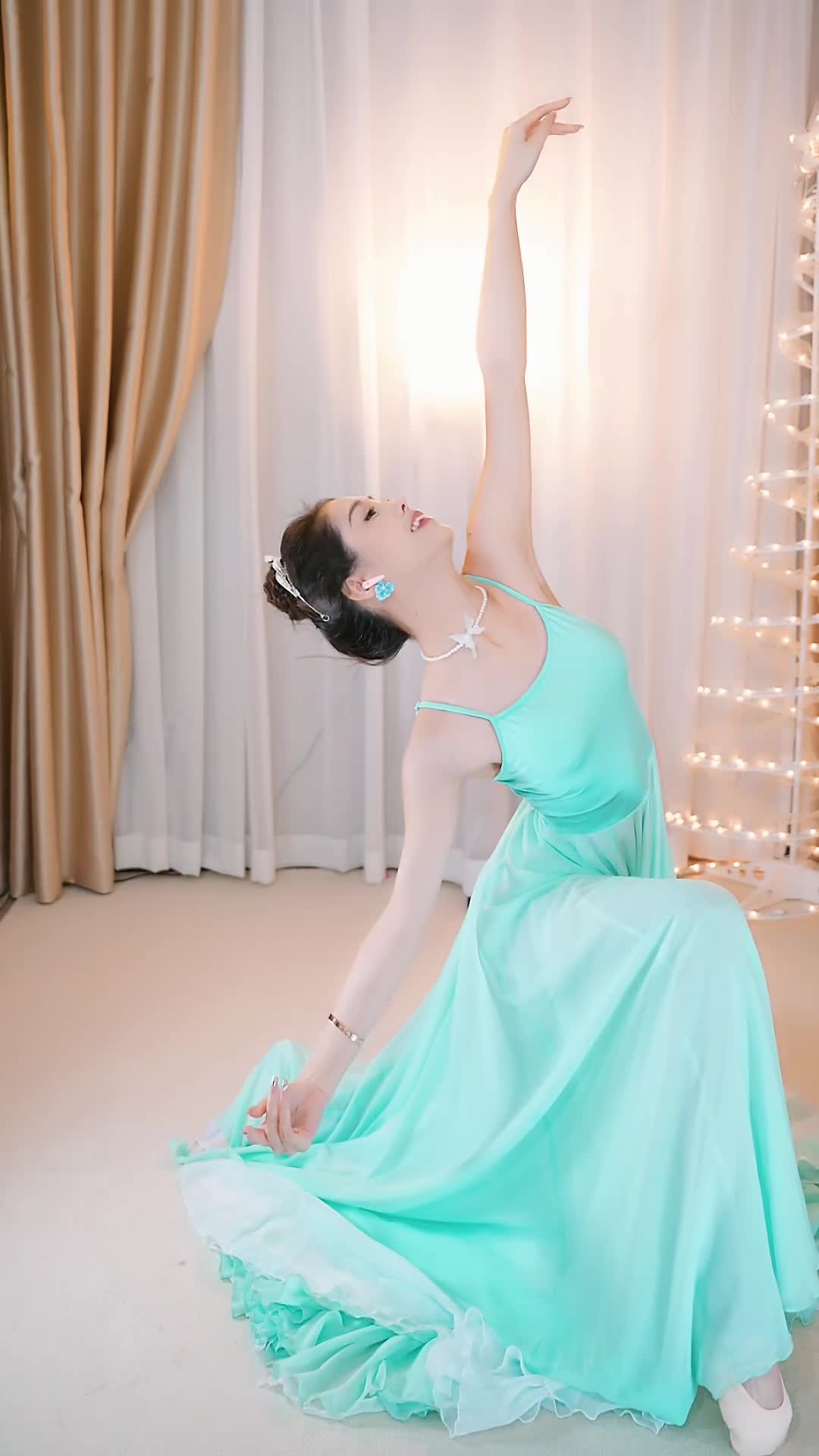 #温南汐 #抖音 #舞蹈 #中国舞 @ikan_live 2024-06-14