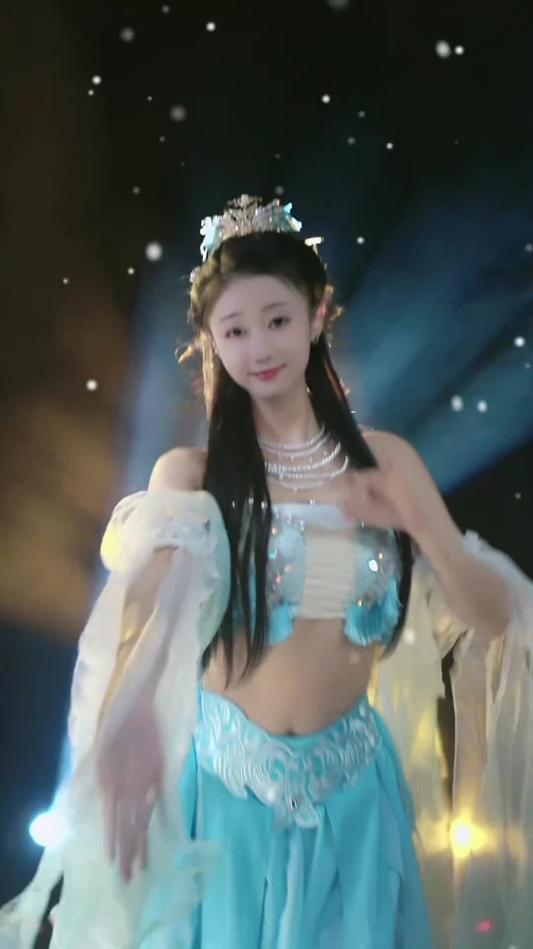 #苒苒 #抖音 #舞蹈 #中国舞 @ikan_live 2024-06-25
