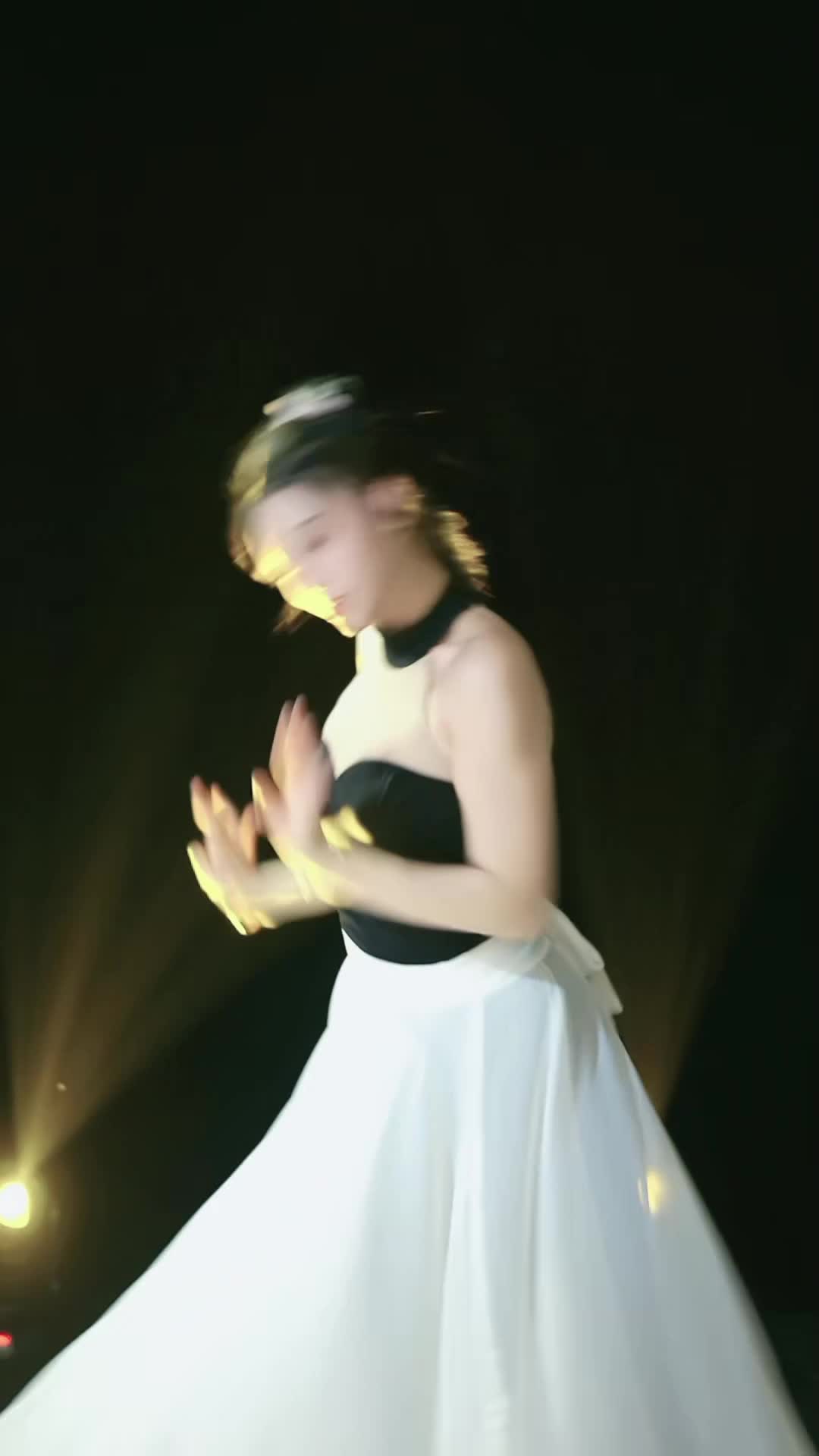 #苒苒 #抖音 #舞蹈 #中国舞 @ikan_live 2024-06-18