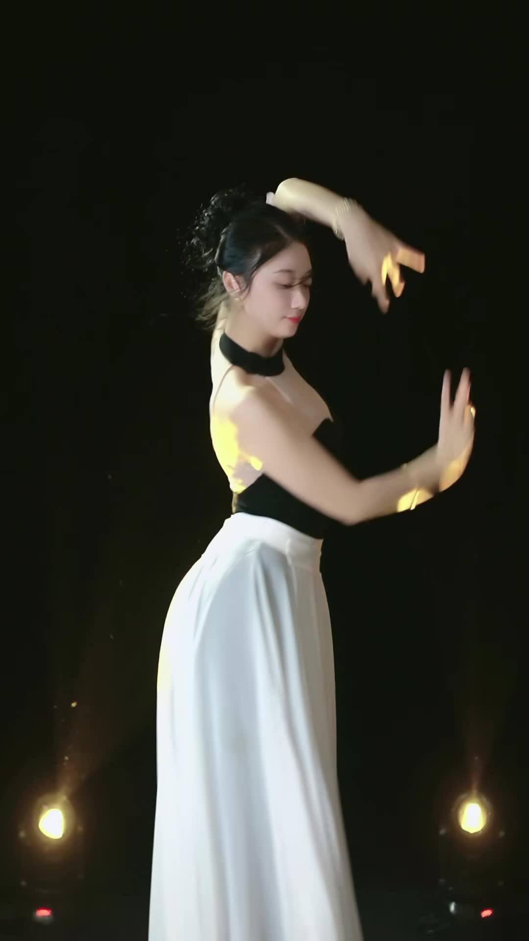 #苒苒 #抖音 #舞蹈 #中国舞 @ikan_live 2024-06-18