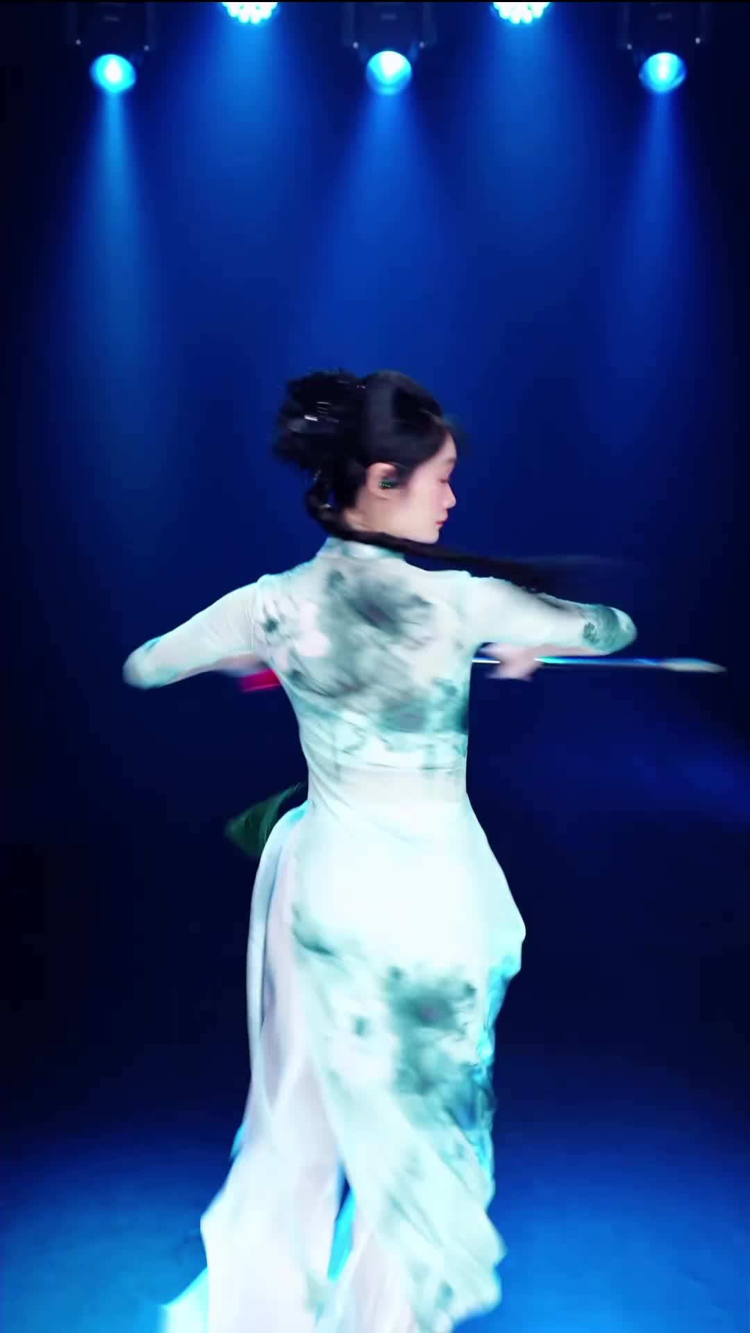 #舞蹈生诗诗 #抖音 #舞蹈 #中国舞 @ikan_live 2024-07-04