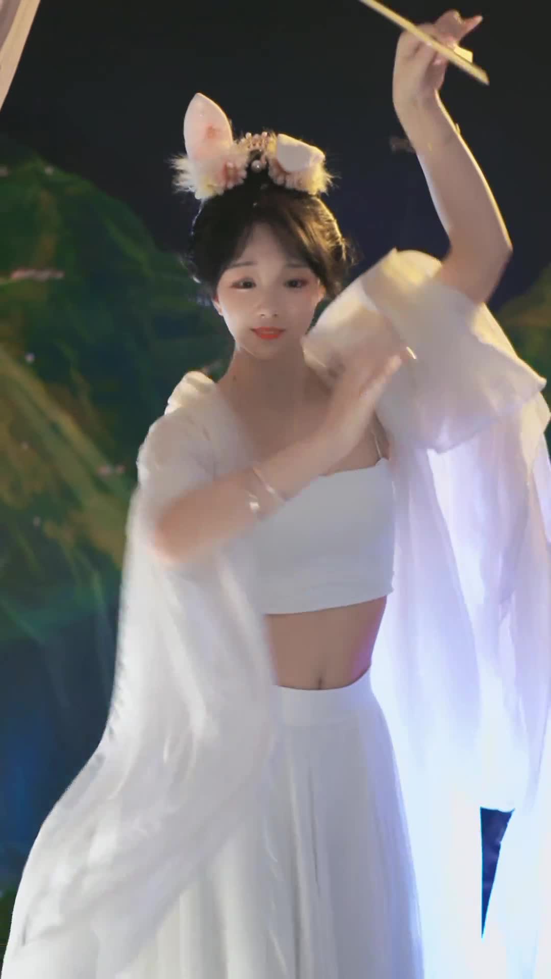 #馨馨baby #抖音 #舞蹈 #中国舞 @ikan_live 2024-07-08