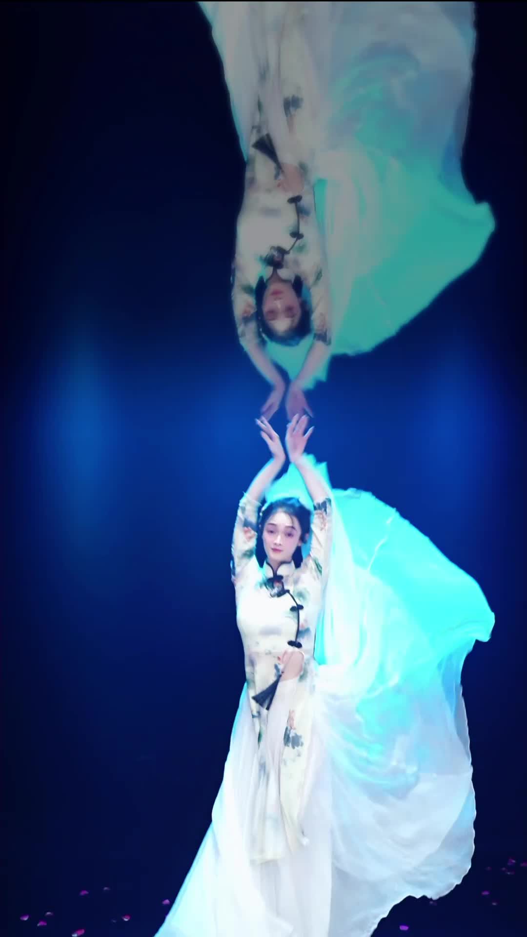 #舞蹈生诗诗 #抖音 #舞蹈 #中国舞 @ikan_live 2024-07-08