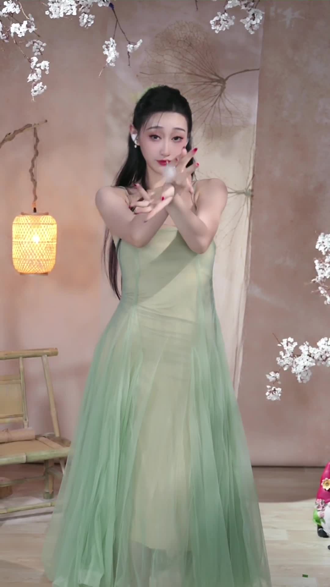 #柳云灿 #抖音 #舞蹈 #中国舞 @ikan_live 2024-07-10