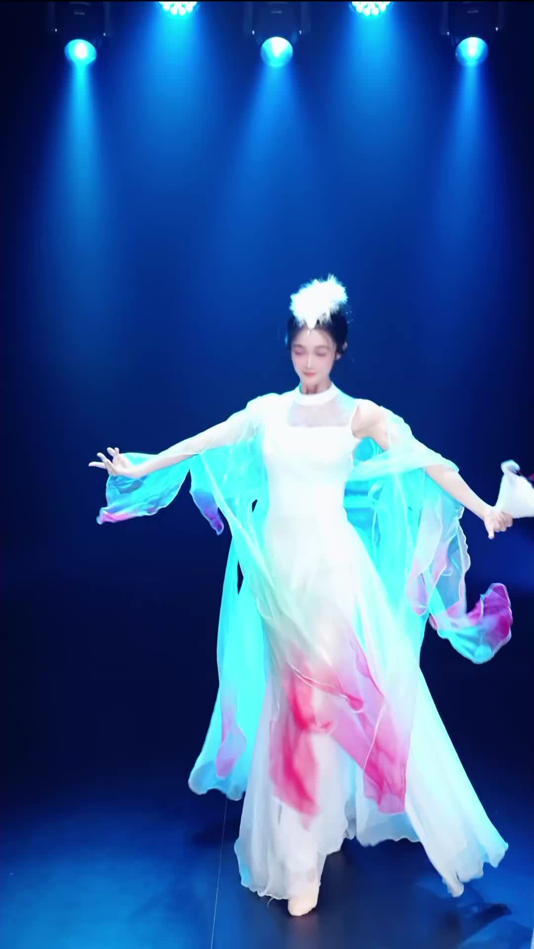 #舞蹈生诗诗 #抖音 #舞蹈 #中国舞 @ikan_live 2024-07-09