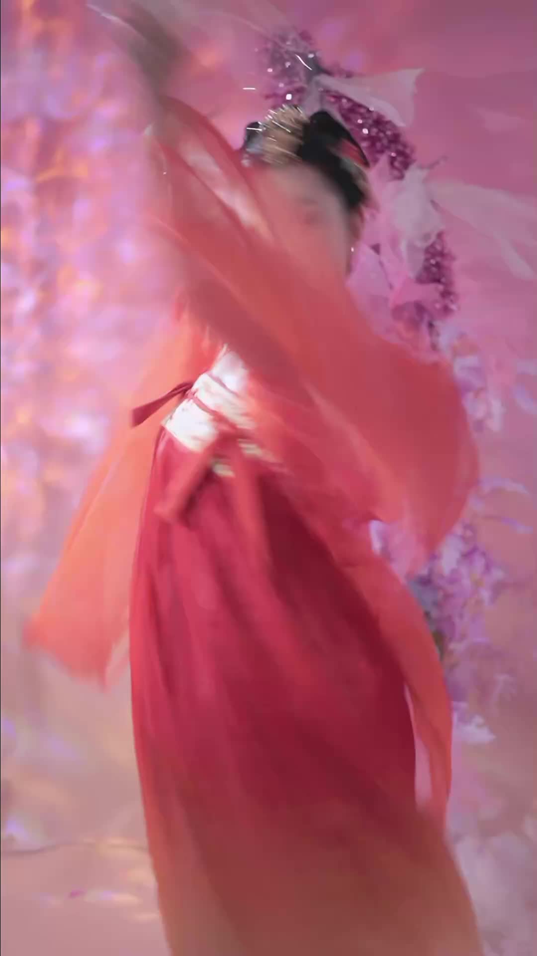 #汤圆 #抖音 #舞蹈 #中国舞 @ikan_live 2024-07-01