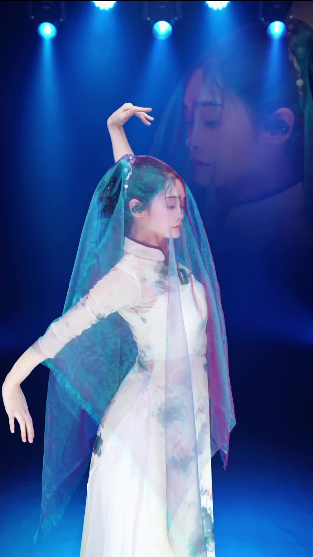 #舞蹈生诗诗 #抖音 #舞蹈 #中国舞 @ikan_live 2024-07-08