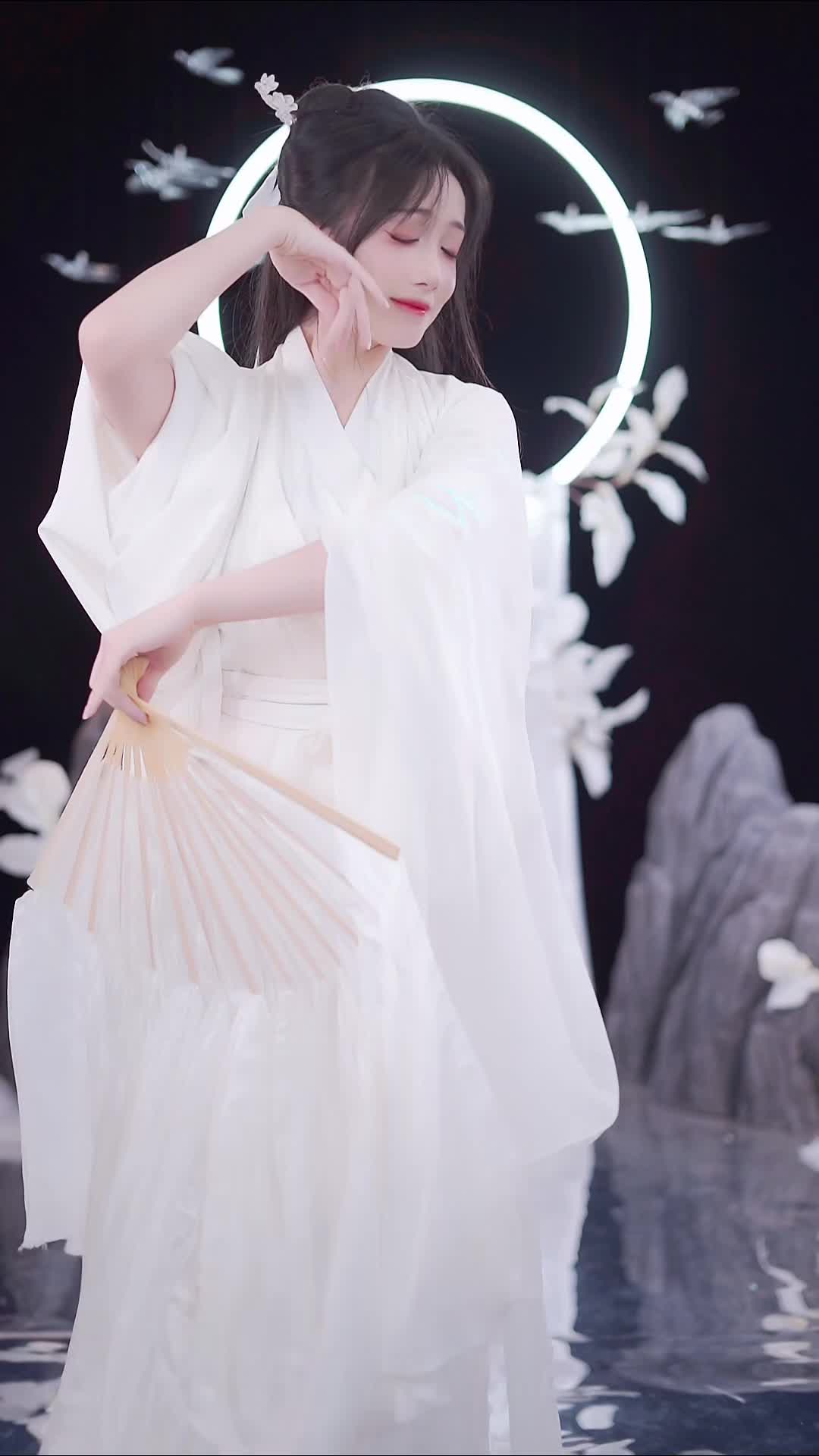 #就是这个羊 #抖音 #舞蹈 #中国舞 @ikan_live 2024-07-09