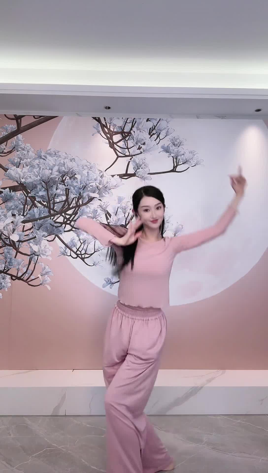 #中国舞_莹莹 #抖音 #舞蹈 #中国舞 @ikan_live 2024-07-08