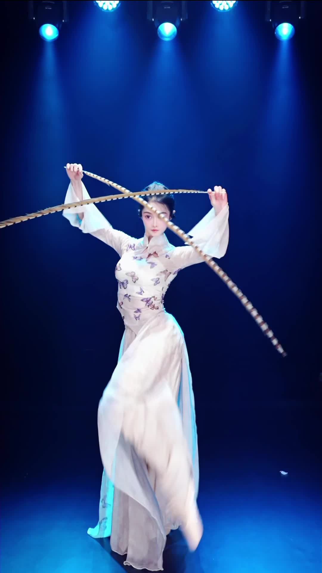 #舞蹈生诗诗 #抖音 #舞蹈 #中国舞 @ikan_live 2024-07-02