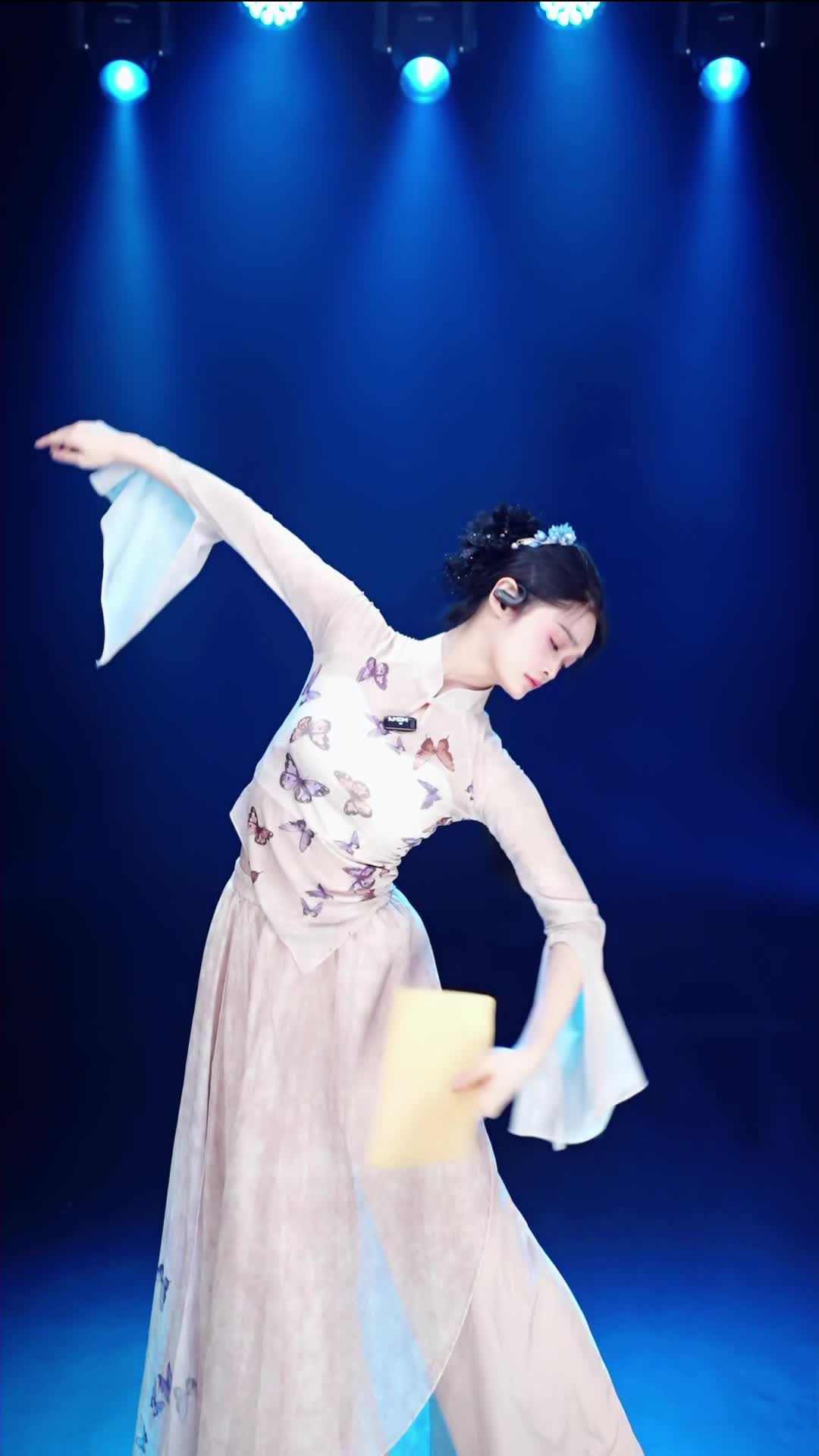#舞蹈生诗诗 #抖音 #舞蹈 #中国舞 @ikan_live 2024-07-02