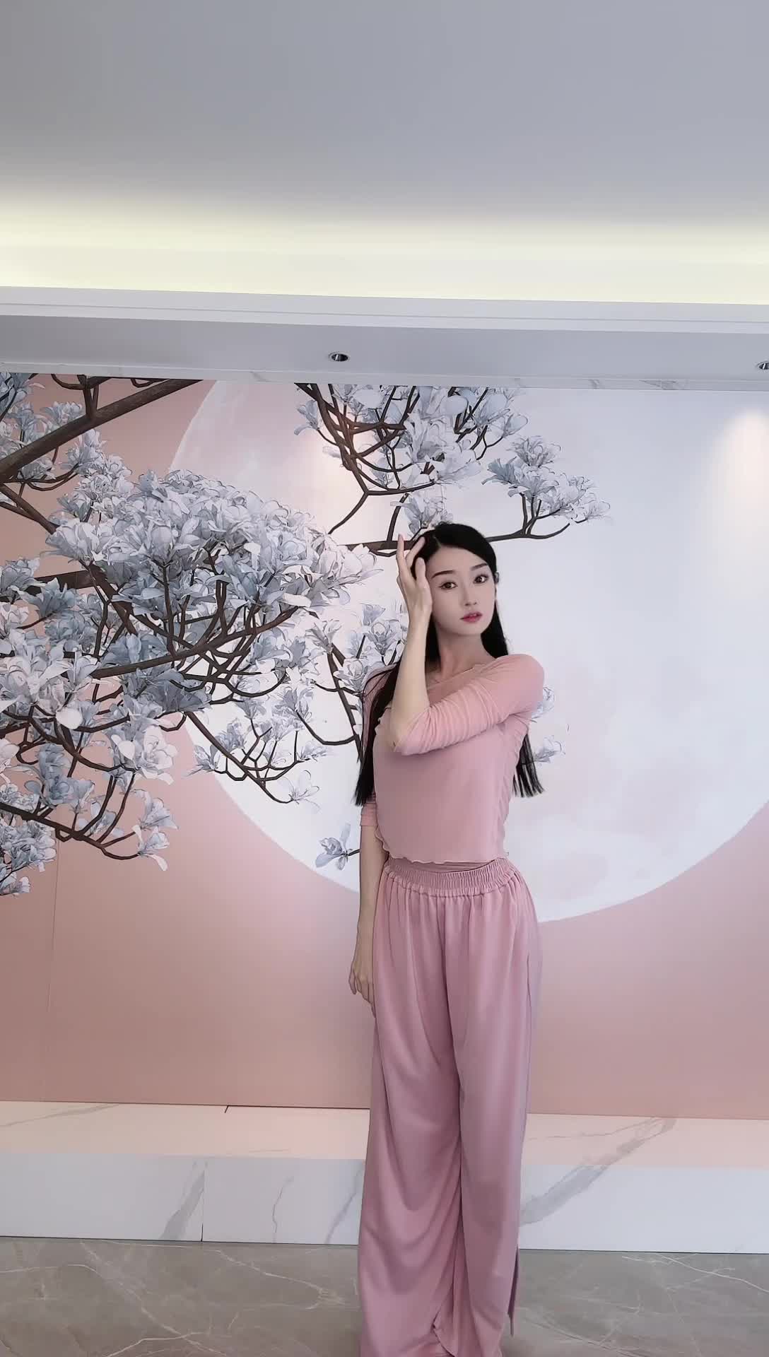 #中国舞_莹莹 #抖音 #舞蹈 #中国舞 @ikan_live 2024-07-07