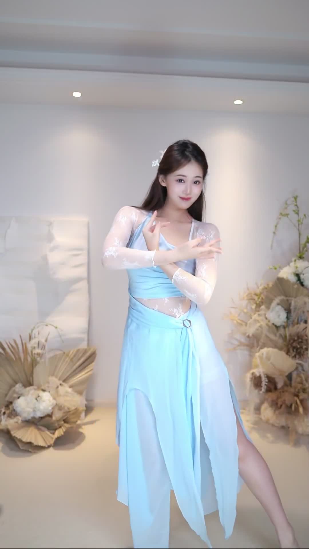#向晚 #抖音 #舞蹈 #中国舞 @ikan_live 2024-07-10