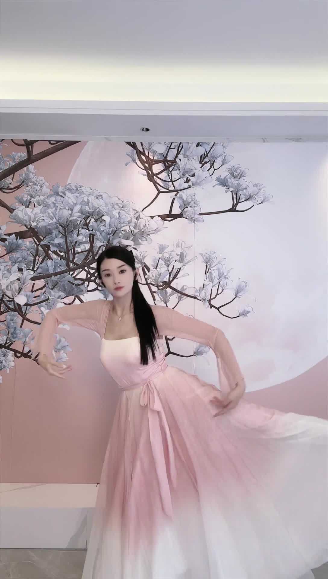 #中国舞_莹莹 #抖音 #舞蹈 #中国舞 @ikan_live 2024-07-10