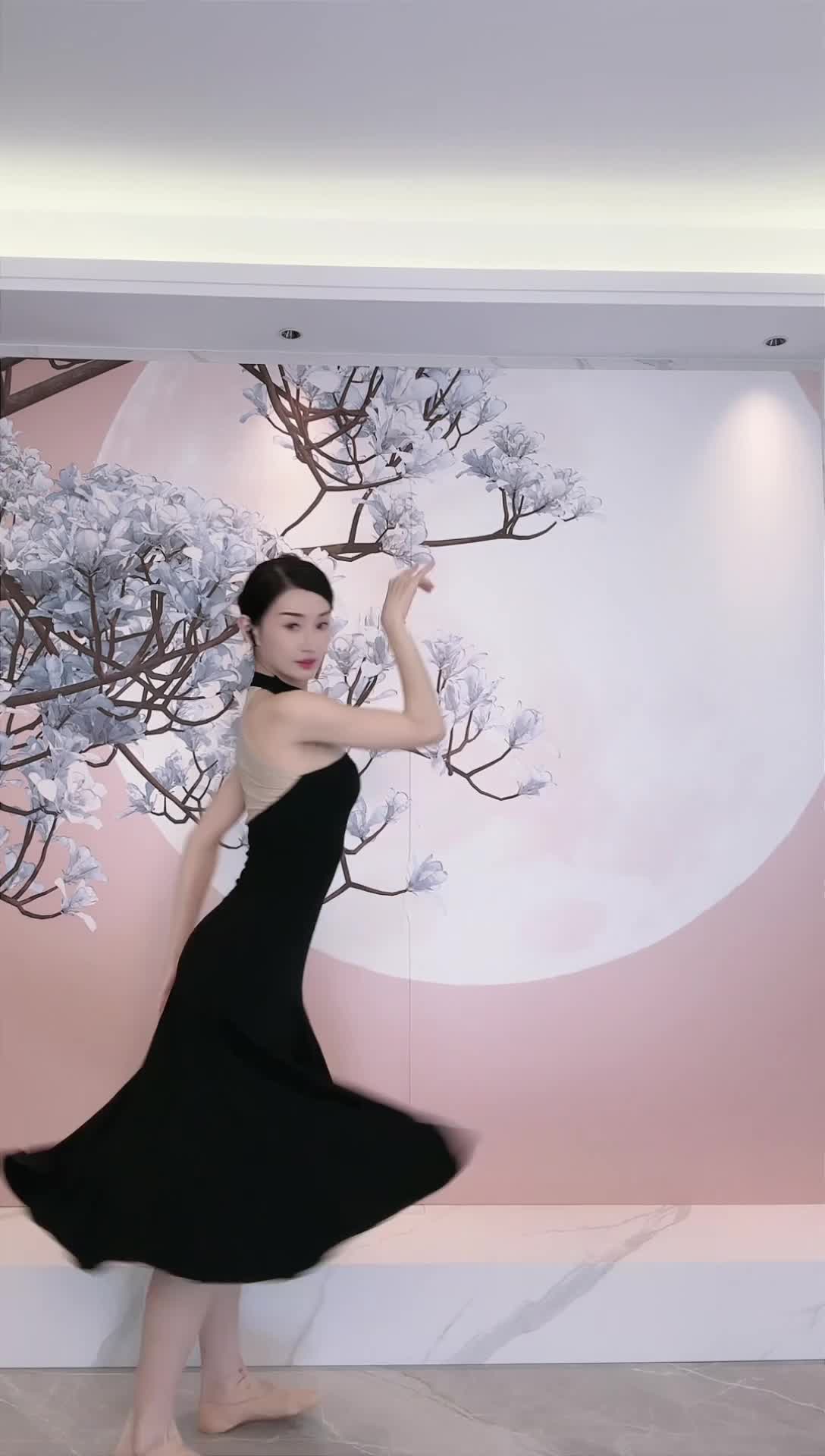 #中国舞_莹莹 #抖音 #舞蹈 #中国舞 @ikan_live 2024-07-11