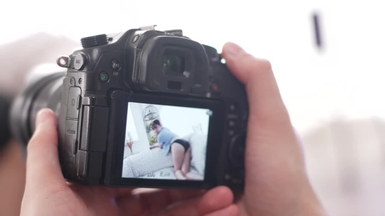 标题：SONE-300—グラドルの最胸おっぱいに挟まれたい… Jカップパイズリでおちぽトロけさせる五条恋の谷間まこビッチ5シチュエーション ALL挟射スペシャル （ブルーレイディスク） 生写真3枚付き标签：#AV #口交 #女上 #后入 #麟烟阁 @lyggw简评：你去把宿傩夹死聊天群   万能搜索点我一键订阅麟烟阁全服务