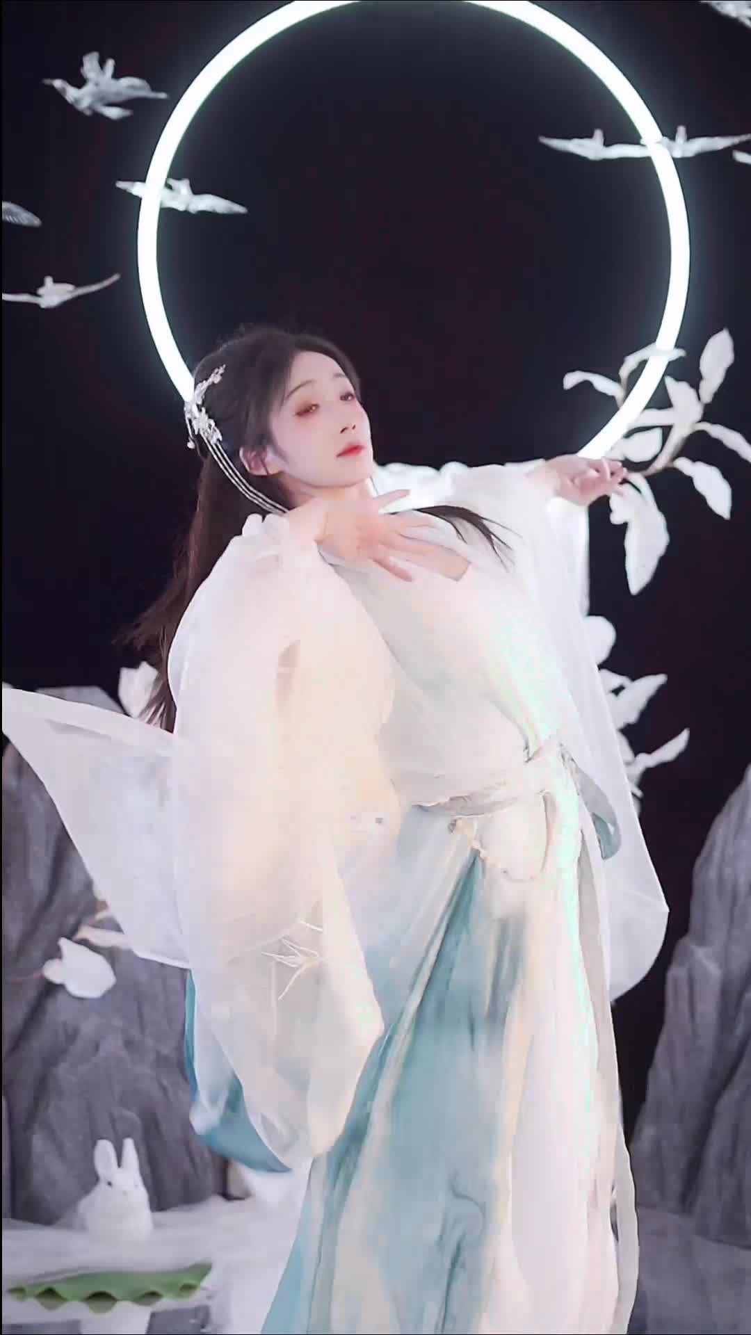 #就是这个羊 #抖音 #舞蹈 #中国舞 @ikan_live 2024-07-11