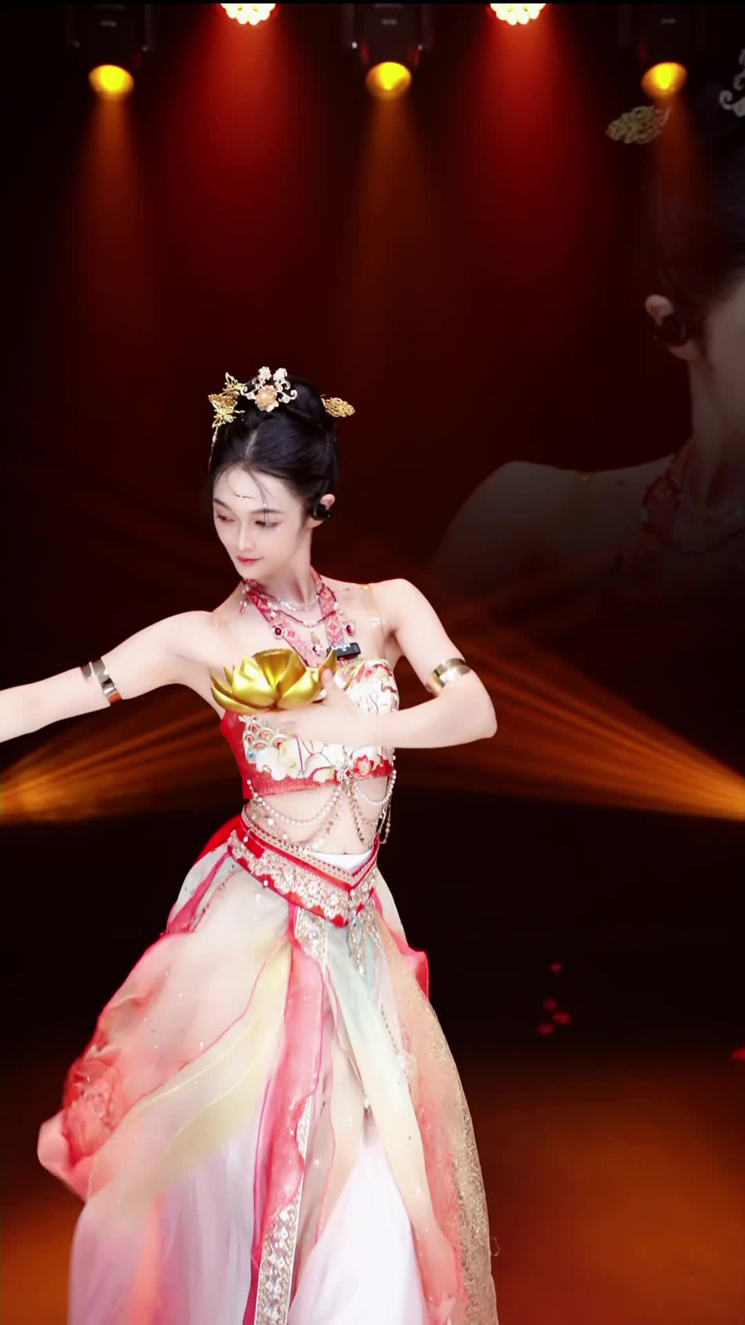 #舞蹈生诗诗 #抖音 #舞蹈 #中国舞 @ikan_live 2024-07-11