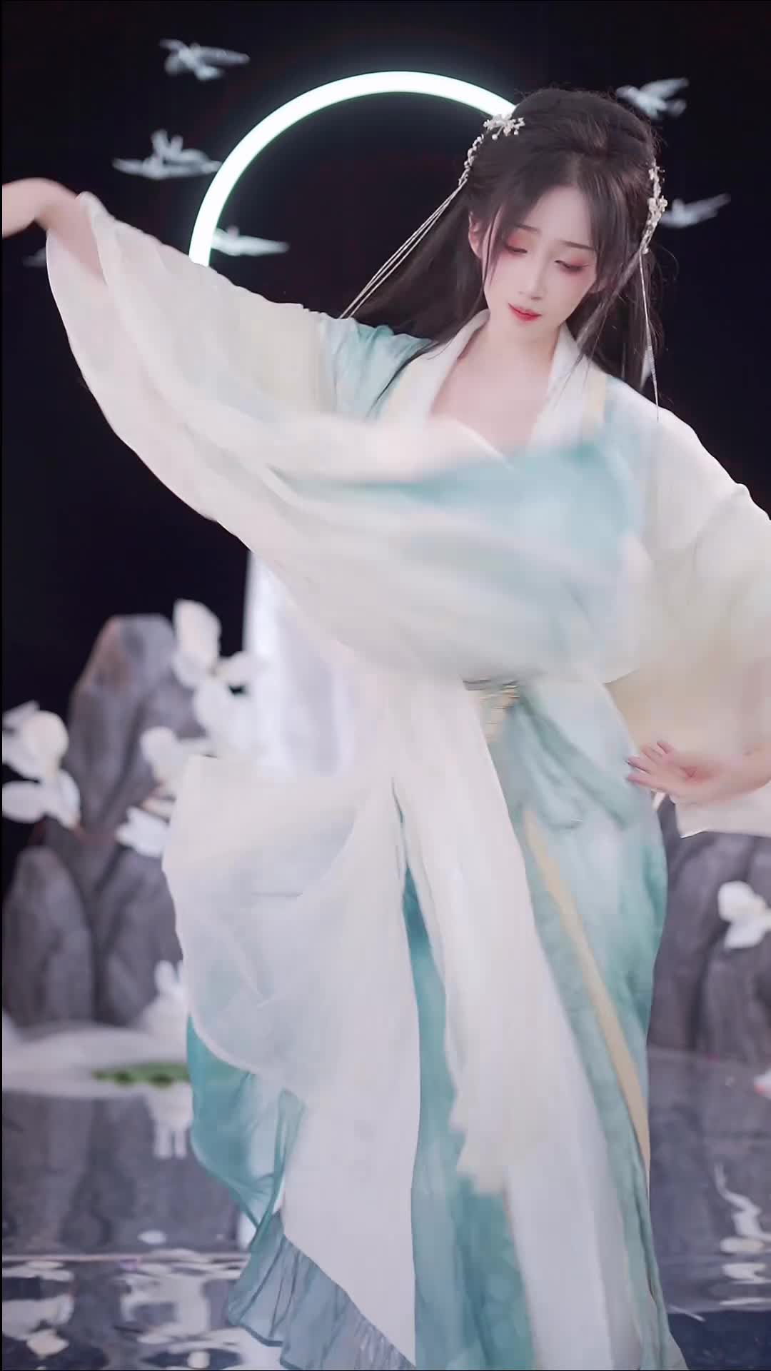 #就是这个羊 #抖音 #舞蹈 #中国舞 @ikan_live 2024-07-11