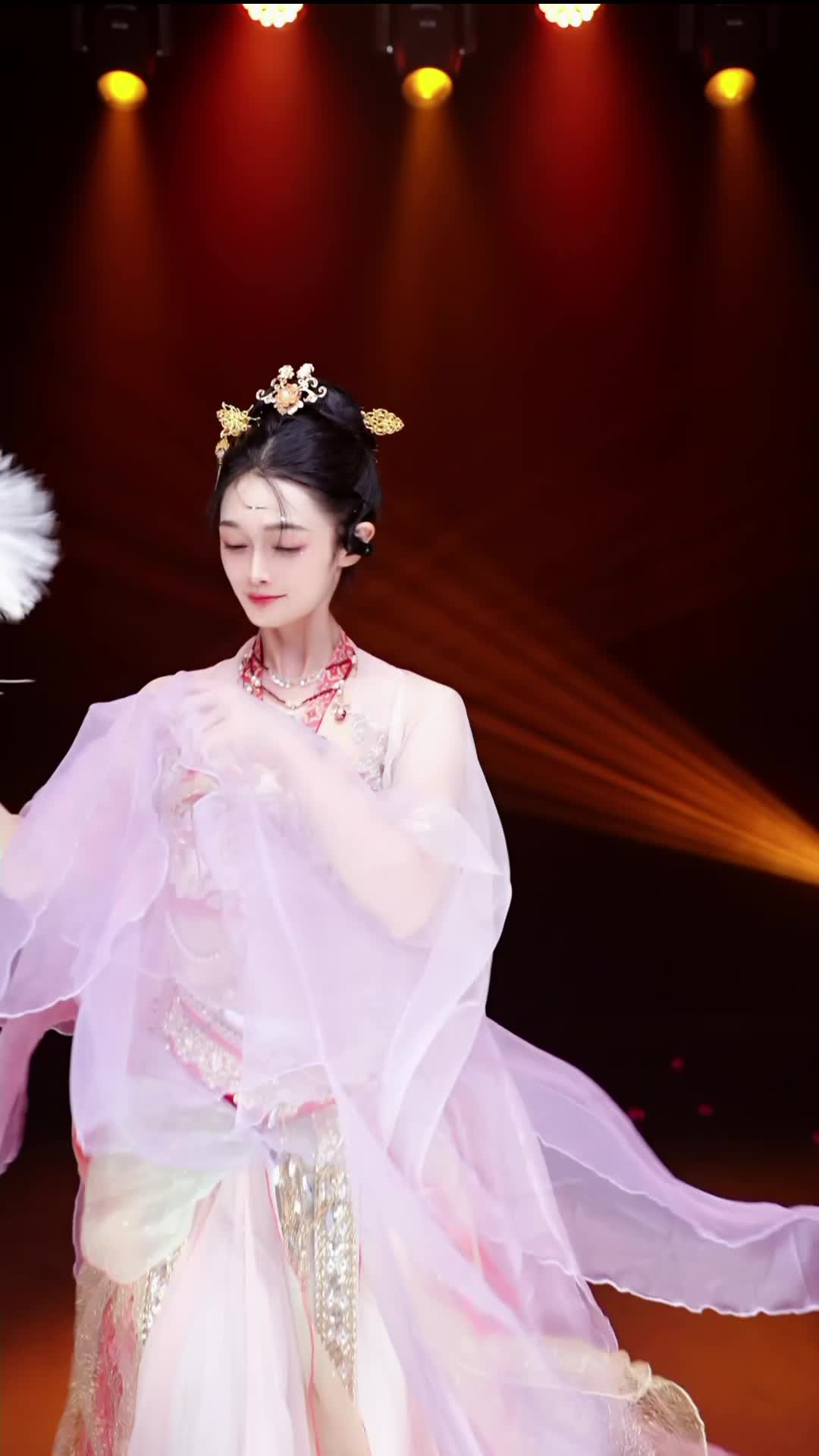 #舞蹈生诗诗 #抖音 #舞蹈 #中国舞 @ikan_live 2024-07-11