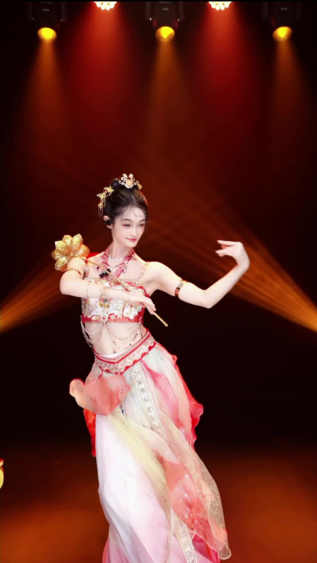 #舞蹈生诗诗 #抖音 #舞蹈 #中国舞 @ikan_live 2024-07-10