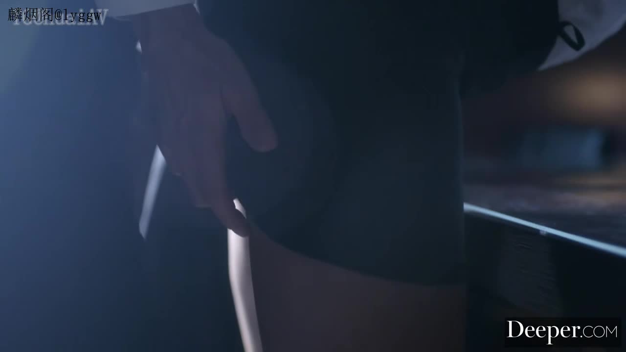 标题：与她的老板开的第二次行政会议标签： #指交 #后入 #女上 #Pronhub #麟烟阁 @lyggw简评：哇靠，男主纯纯的荷尔蒙爆棚，古典斯巴达勇士的身材，女主也是标准的法国贵族脸。聊天群     万能搜索点我一键订阅麟烟阁全服务
