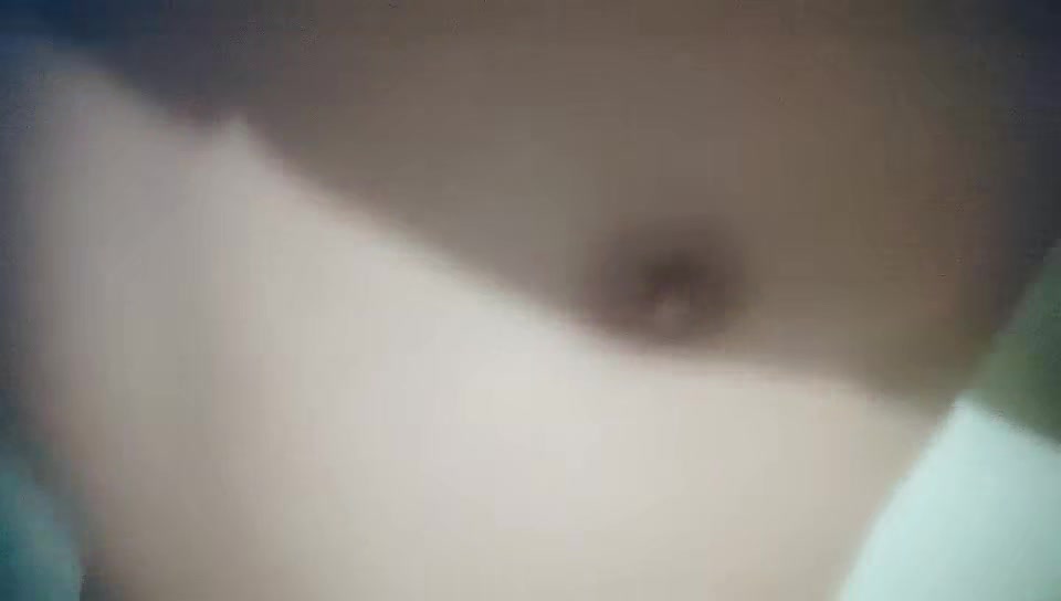 #巨乳骚货 #清纯 #粉嫩 【巨乳骚货精选】20岁年轻小姐姐 身材苗条 长得清纯，粉嫩乳房胸推，肤白臀翘给人别样抚慰