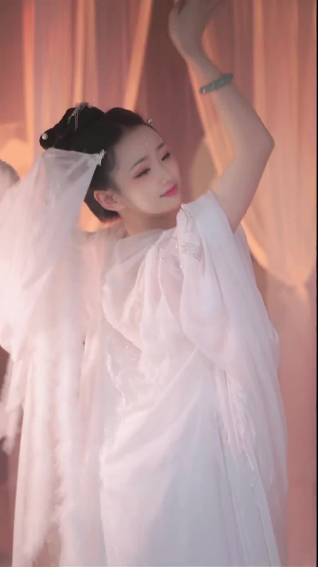 #汤圆 #抖音 #舞蹈 #中国舞 @ikan_live 2024-08-06