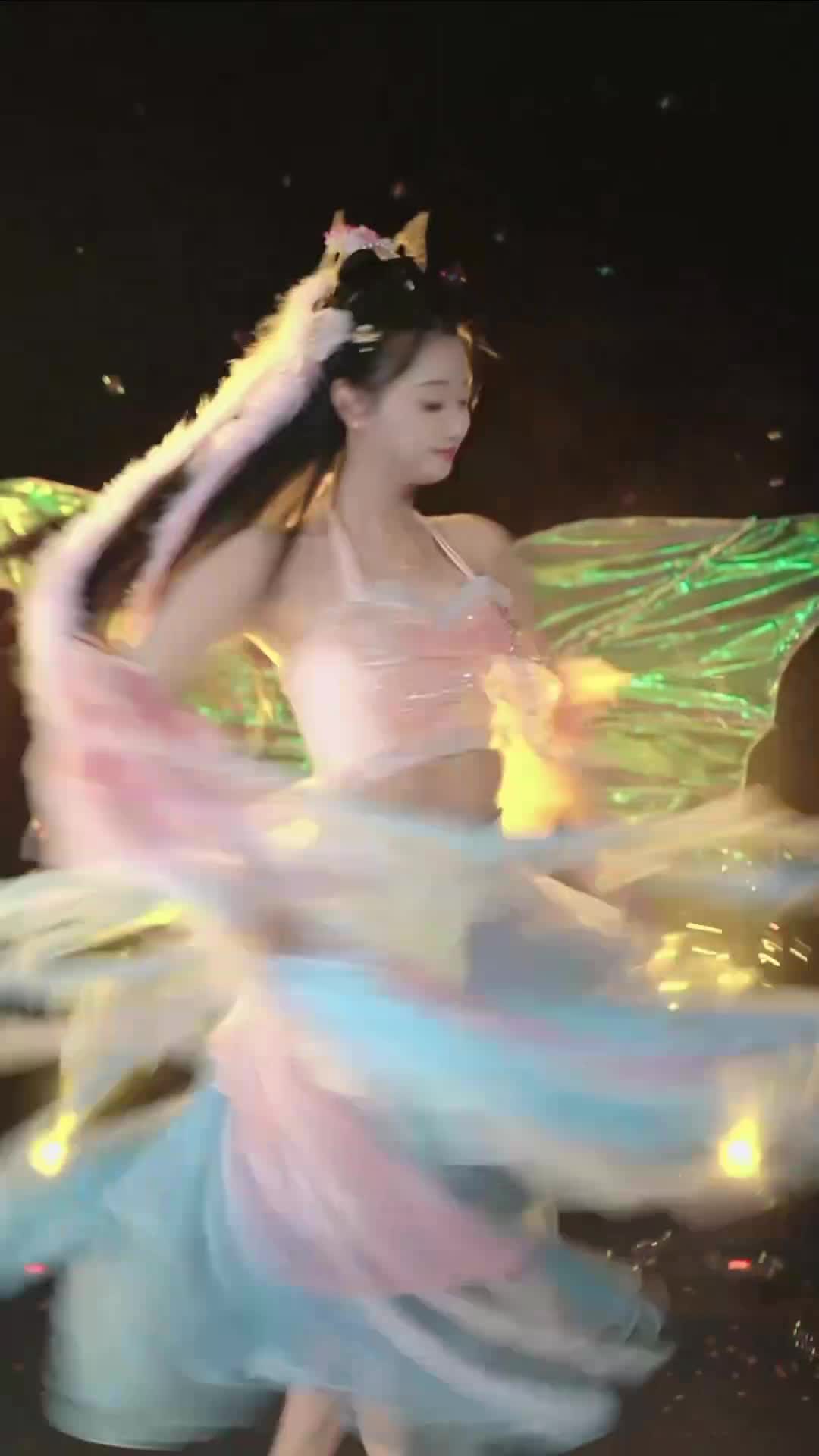 #苒苒 #抖音 #舞蹈 #中国舞 @ikan_live 2024-08-14