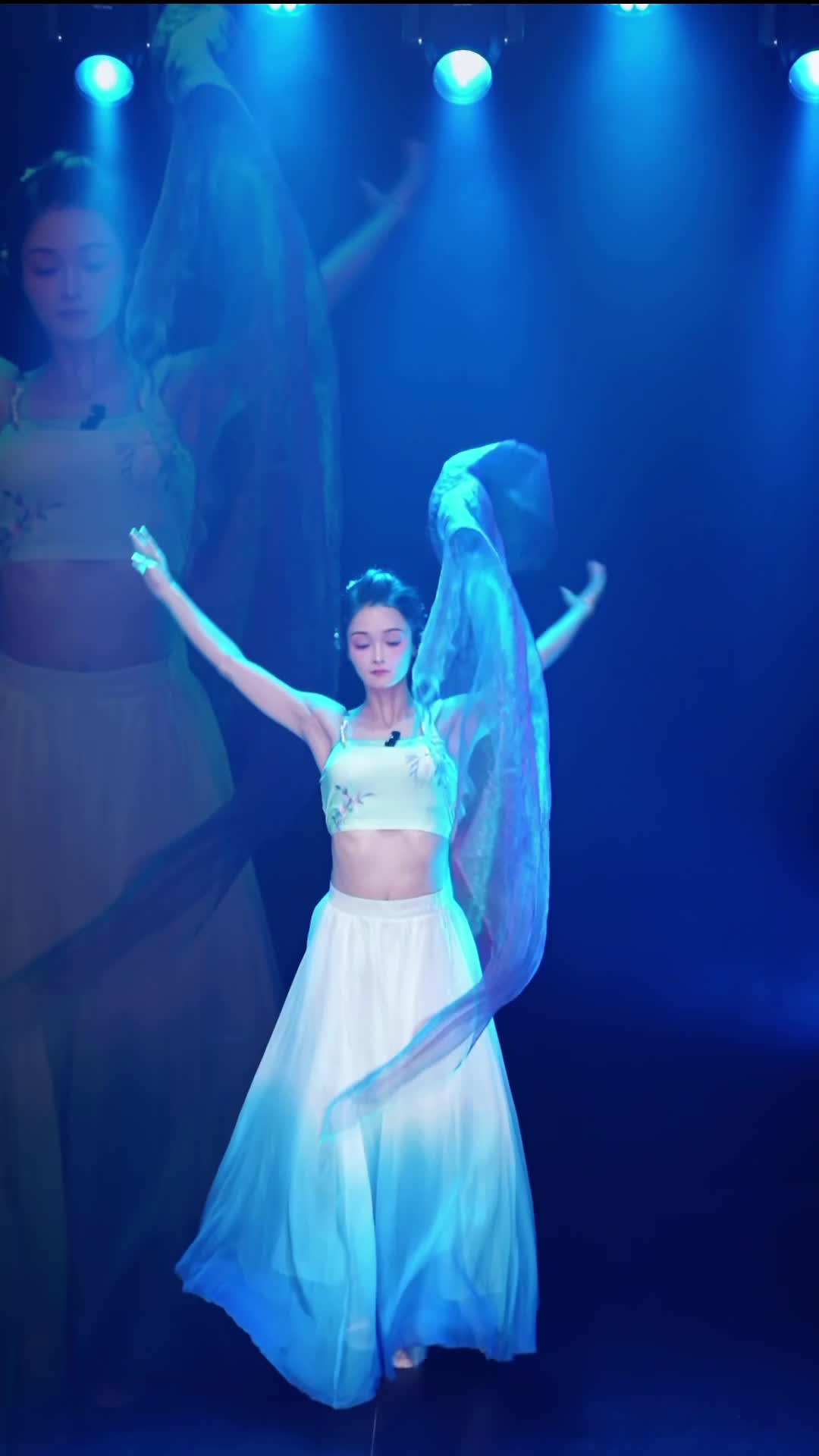 #舞蹈生诗诗 #抖音 #舞蹈 #中国舞 @ikan_live 2024-08-12
