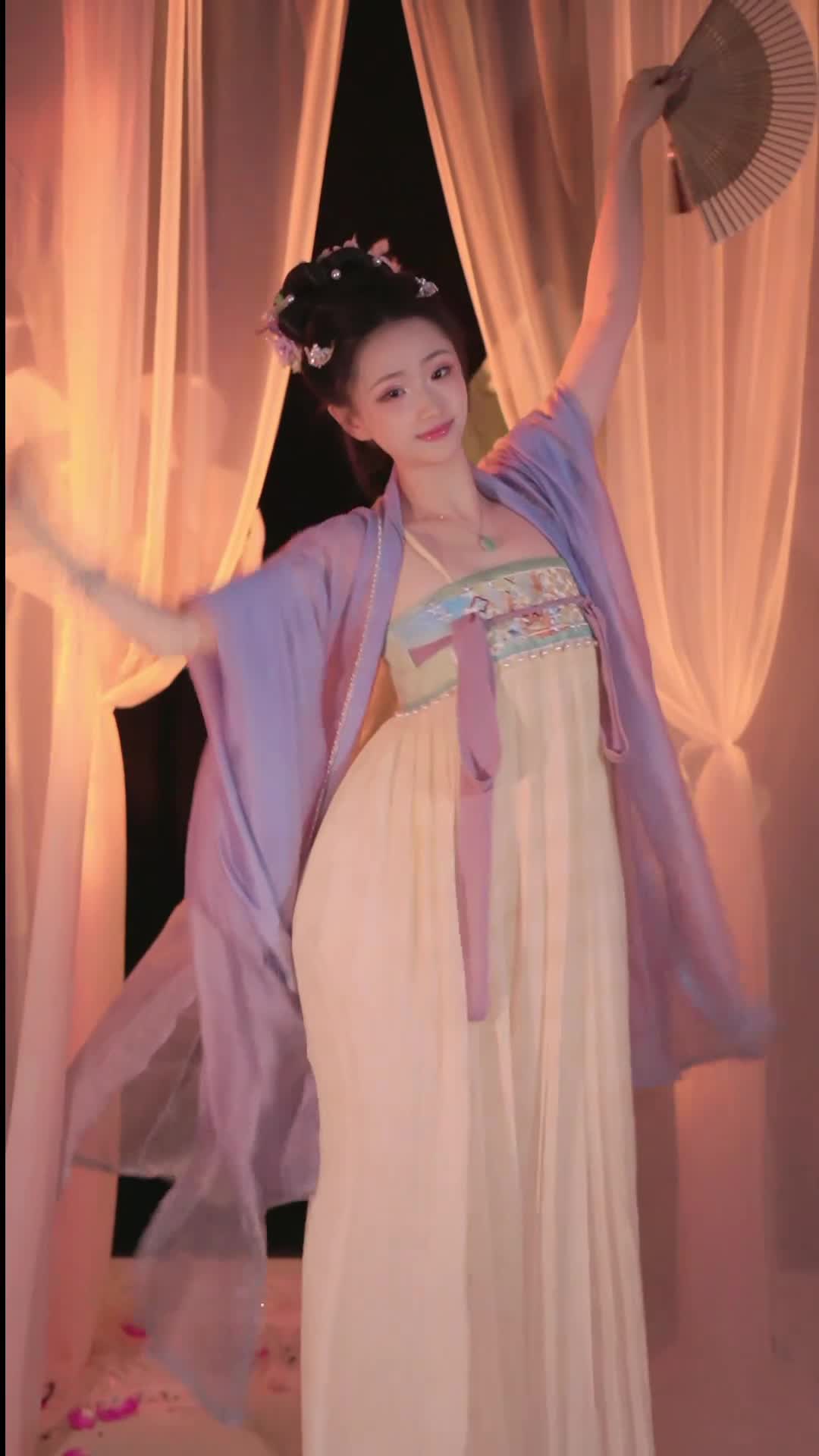 #汤圆 #抖音 #舞蹈 #中国舞 @ikan_live 2024-08-14