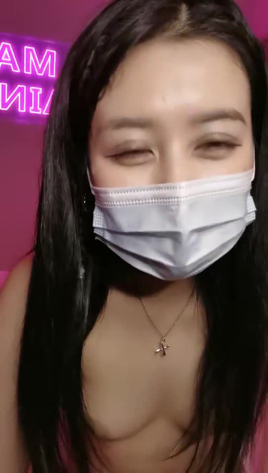 #巨乳骚货 #风骚 #情趣房【巨乳骚货精选】 风骚大耳环小姐姐情趣房3P激情 先一对一来一炮 灌肠后双通还是操菊花爽 上位骑乘一起操 操的我想拉屎1